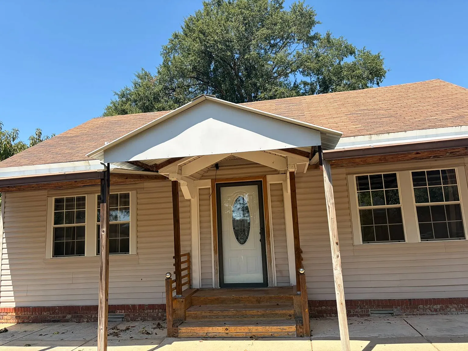 2 bed, 1.5 bath, 1010 sqft, $1,100 — Photo 1
