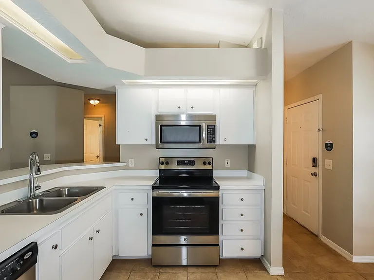 5865 Daughtery Downs Loop — Photo 9