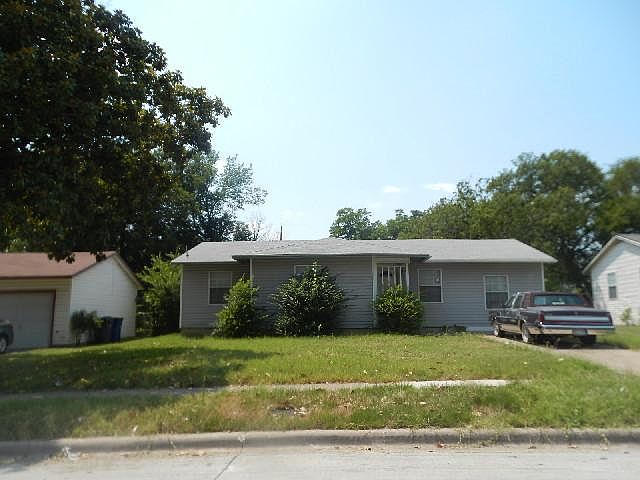 1st image of 12037 Hoblitzelle Dr