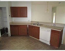4th image of 133 Albany Dr