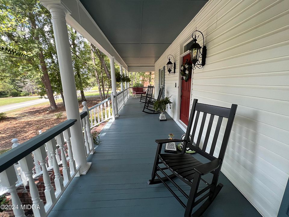 1st image of 141 Ashford Park