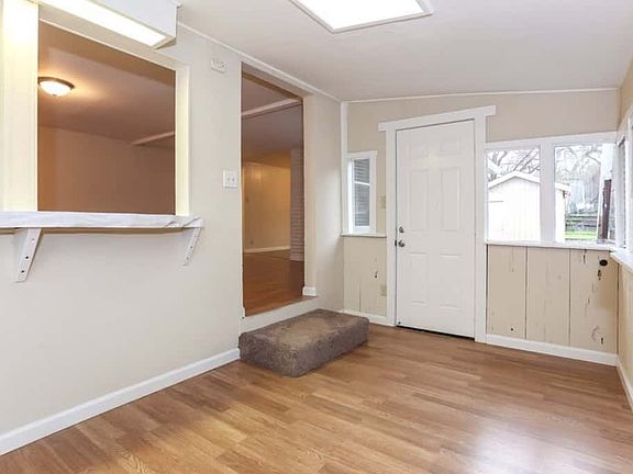 2nd image of 237 Gregory Ln