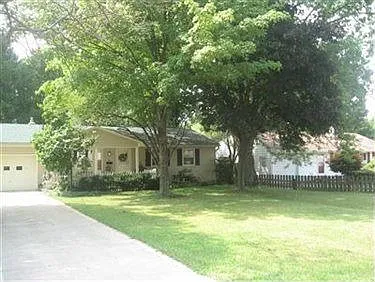 3925 Cannon Rd photo 1