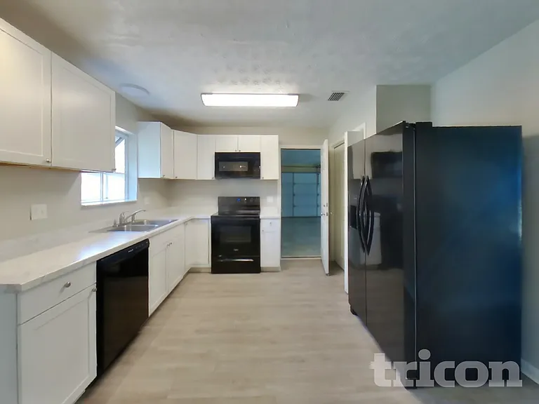 671 Custer Cir — Photo 6