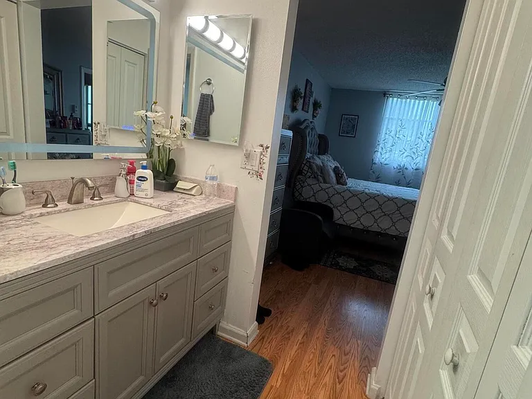 6575 W Oakland Park Blvd — Photo 20