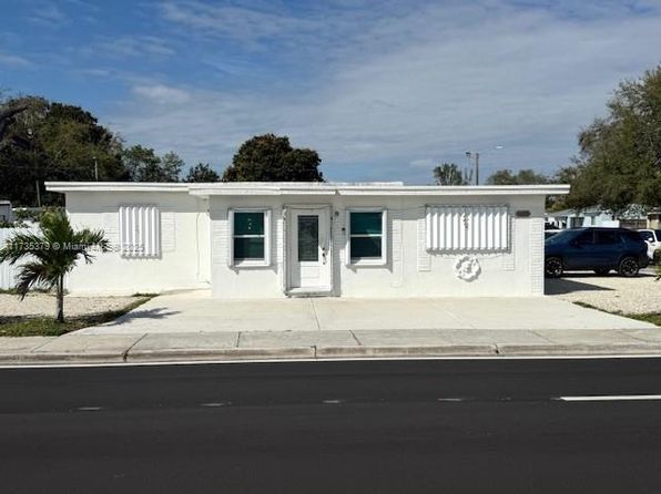 9590 NW 22nd Ave, Miami, FL 33147