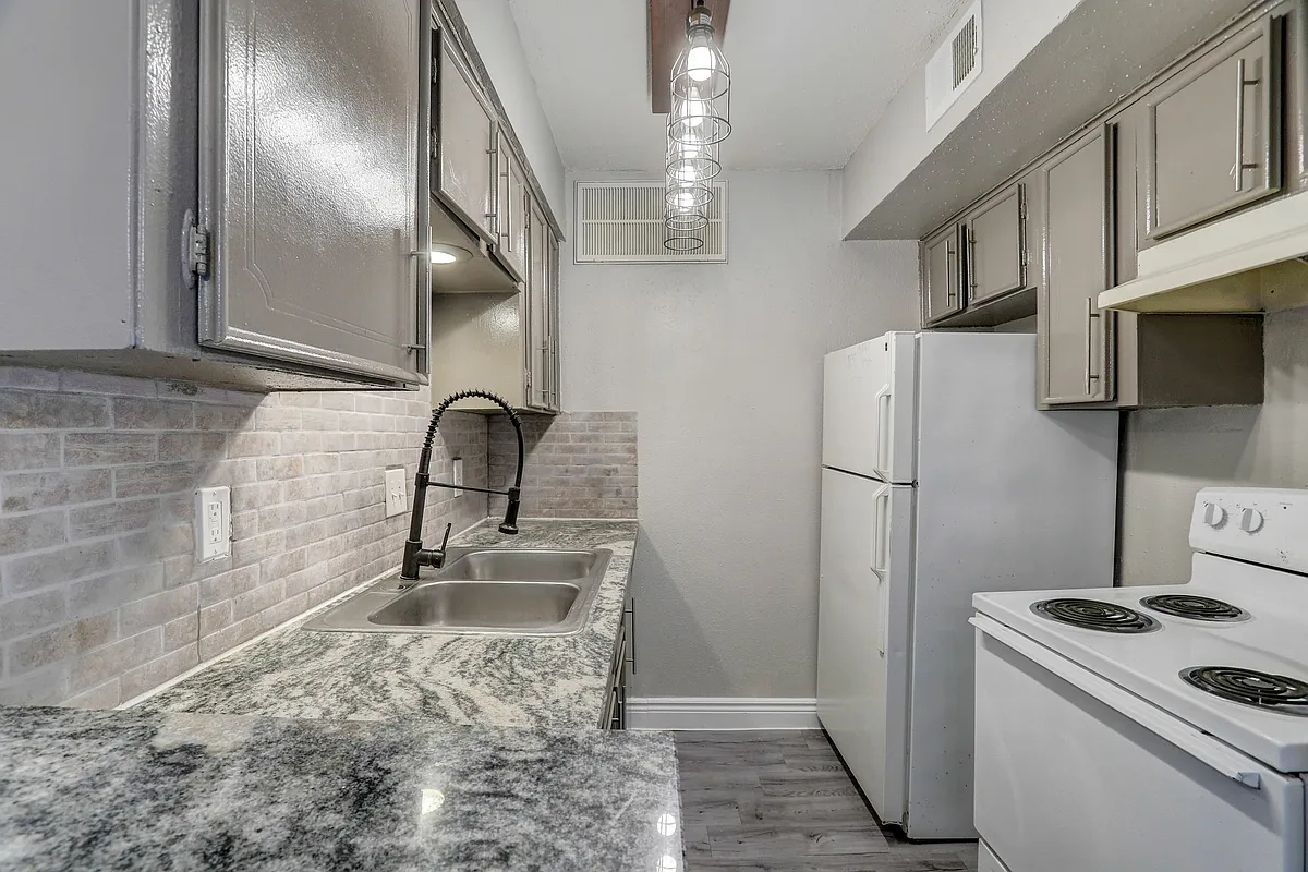 Building Photo - Camino Del Sol Apartments