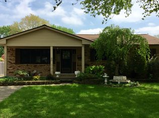 27688 Grobbel Dr, Warren, MI 48092