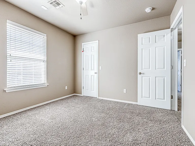 1104 Westridge Dr — Photo 16