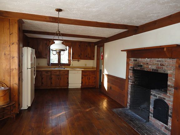 4th image of 34 Fuller Way