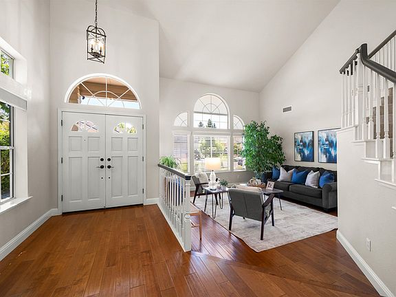 4th image of 1024 Belleterre Dr