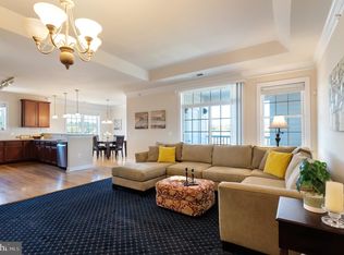 15251 Royal Crest Dr #306, Haymarket, VA 20164