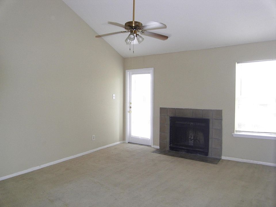 1st image of 2011 Spenwick Dr APT 228
