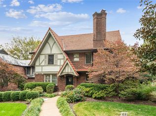 65 Ridgemoor Dr, Saint Louis, MO 63105