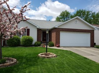 17 Copperfield Ln, Charleston, IL