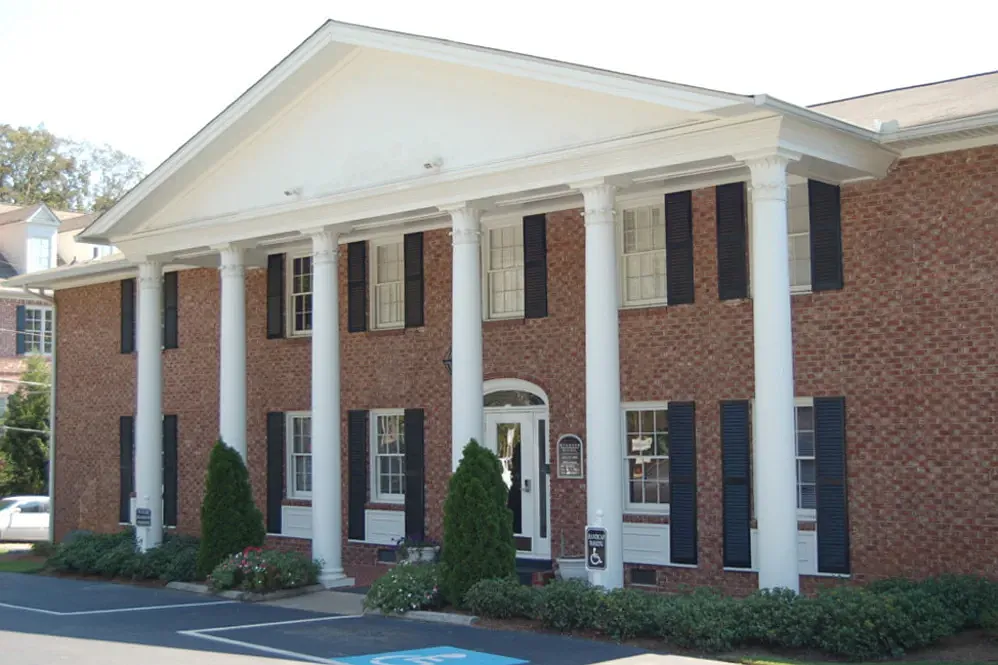 Building Photo - Windsor Hall