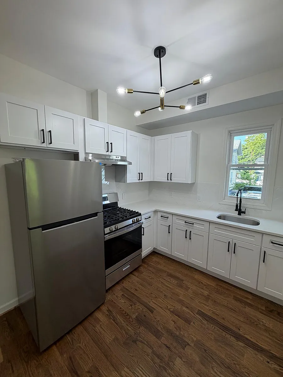 Building Photo - 1 Hillyer St #6