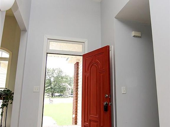 4th image of 105 Jordan Elizabeth Ct