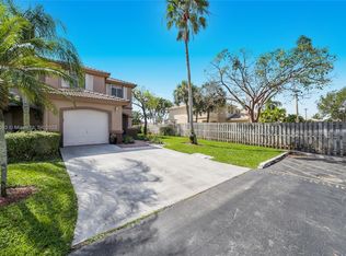 16340 SW 75th St, Miami, FL 33193