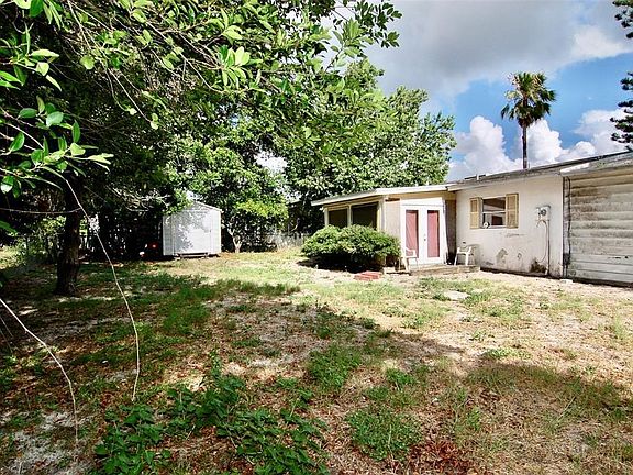 3rd image of 2830 Bahia St