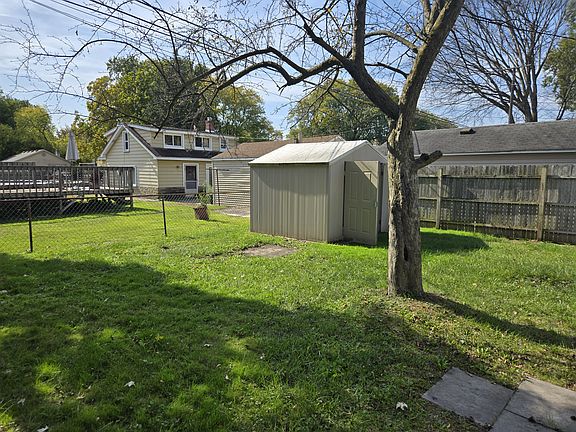 4th image of 1612 E Pearl Ave