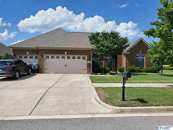 2nd image of 100 Oxfordshire Cir