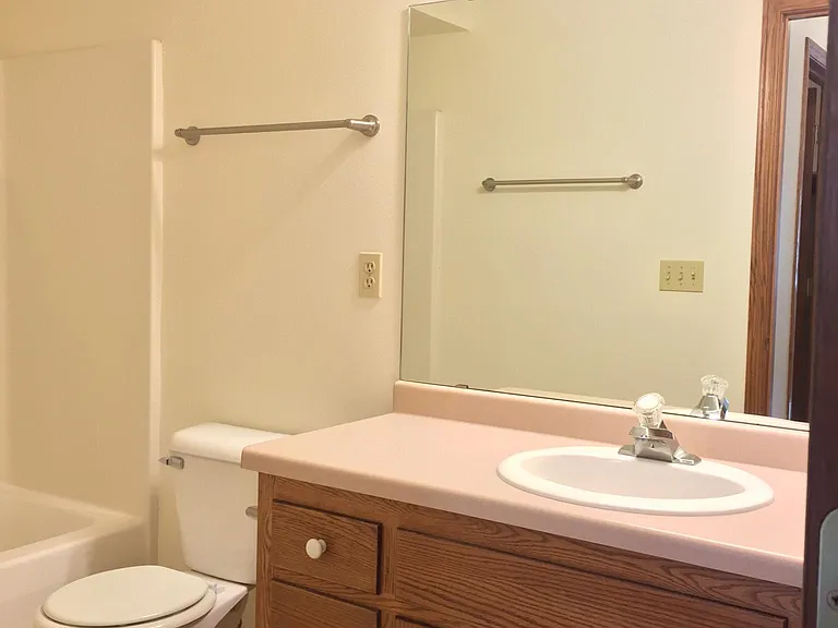 primary bedroom private full bath