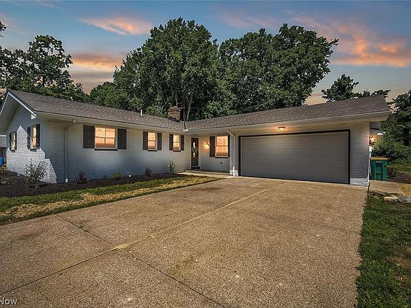 2nd image of 8317 Steeplechase Dr