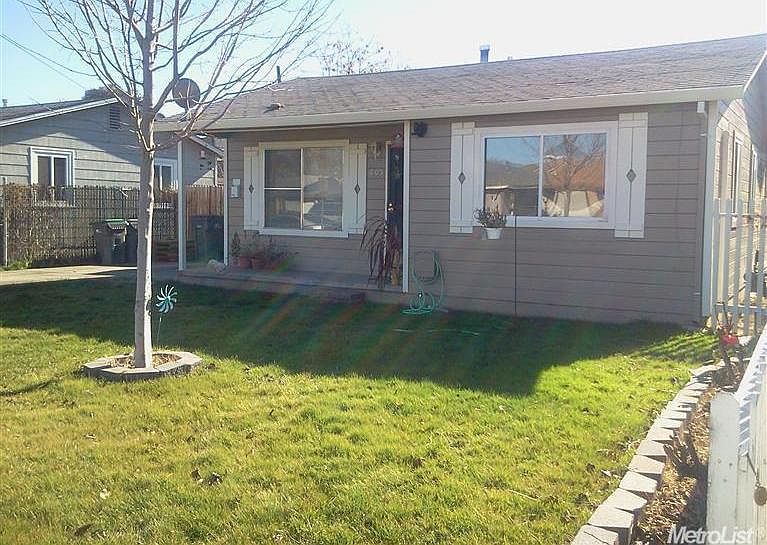 2nd image of 605 Cummins Way