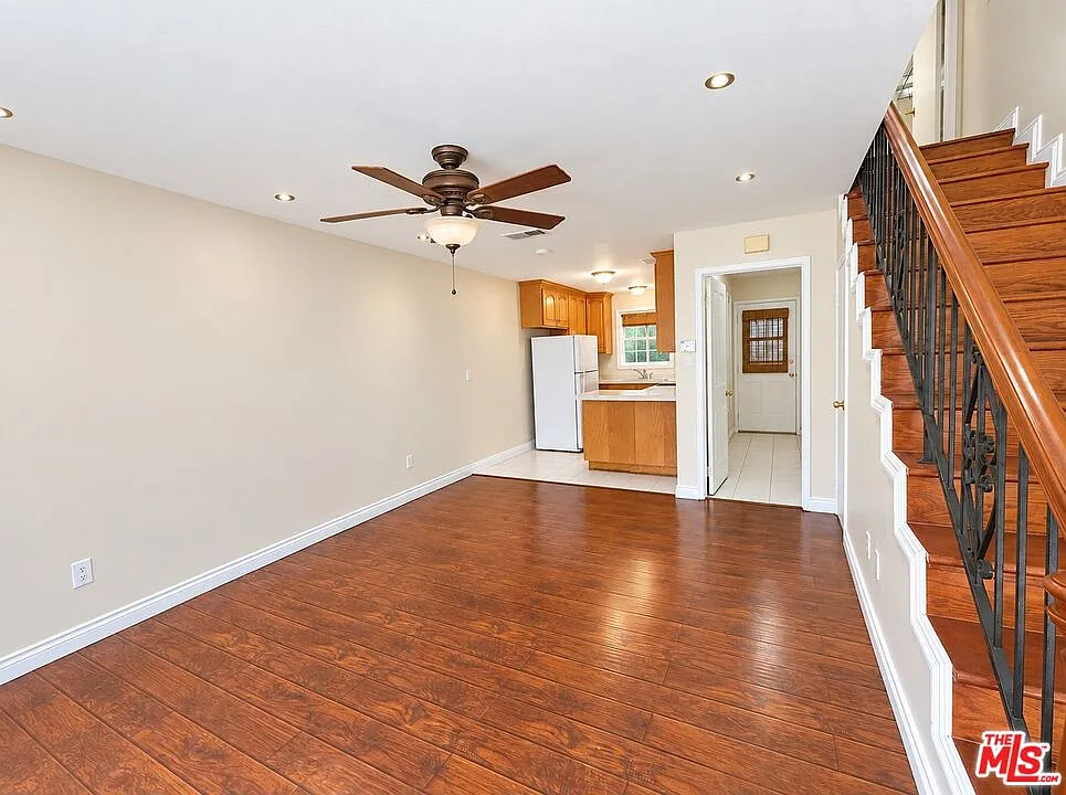 2 bed, 2.0 bath, 960 sqft, $2,500 — Photo 2