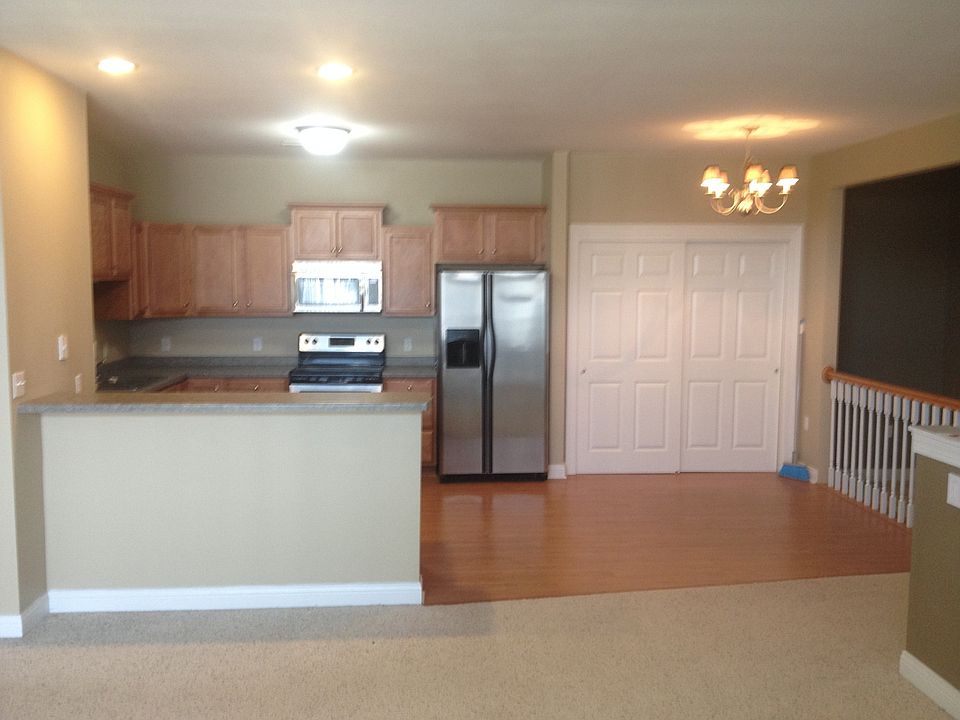 Open concept kitchen/living room