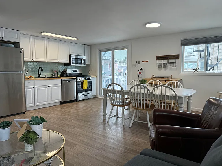 1802 Long Beach Blvd — Photo 7