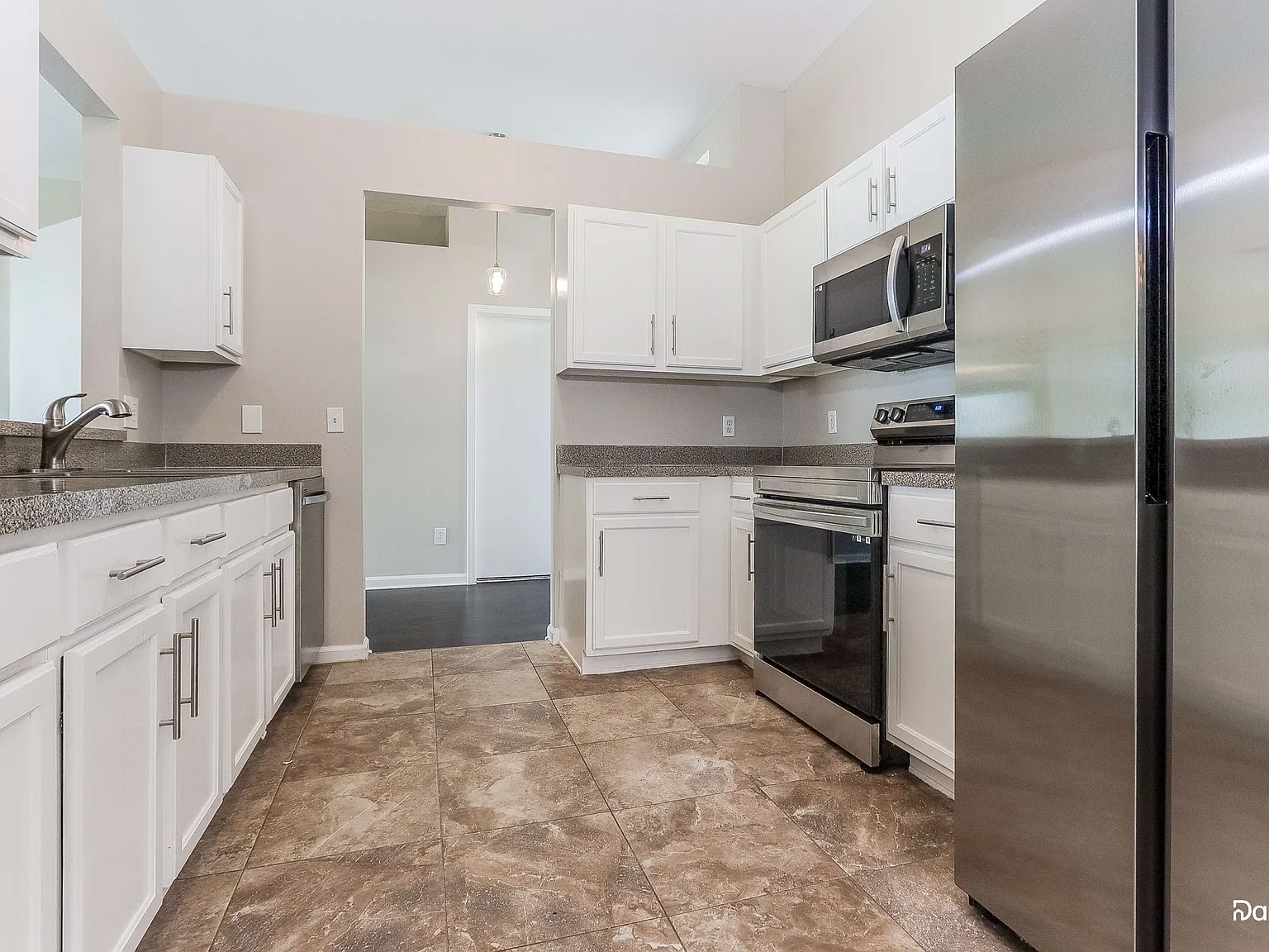 4 bed, 2.0 bath, 1665 sqft, $2,245 — Photo 3