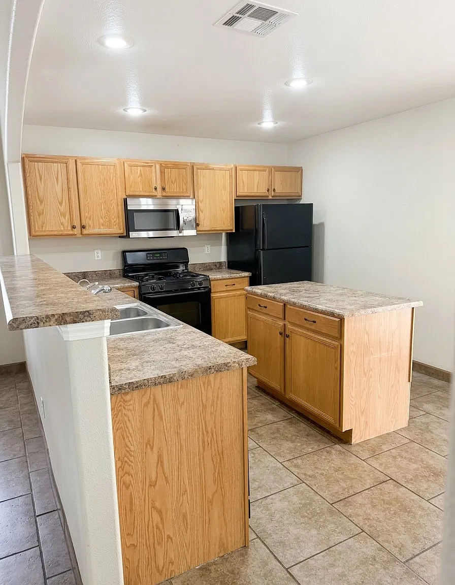2916 Ancho Ave — Photo 4