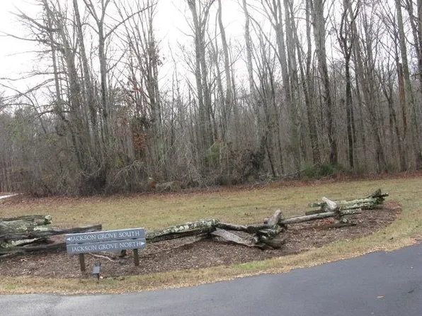 6 Jackson Grv S, Landrum, SC 29356