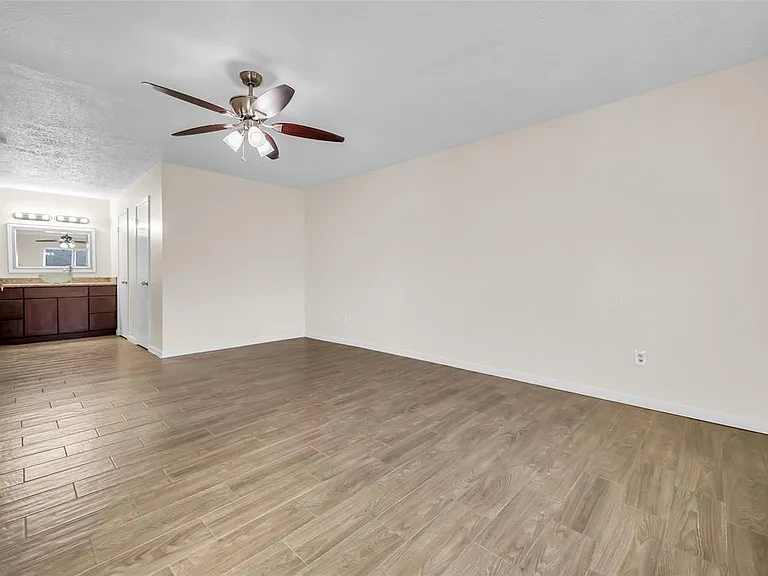 10555 Turtlewood Ct #414 — Photo 23