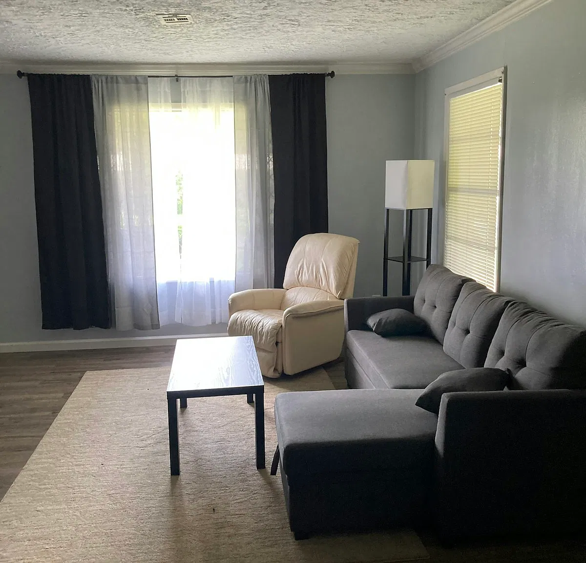 2805 Camellia Street — Photo 2
