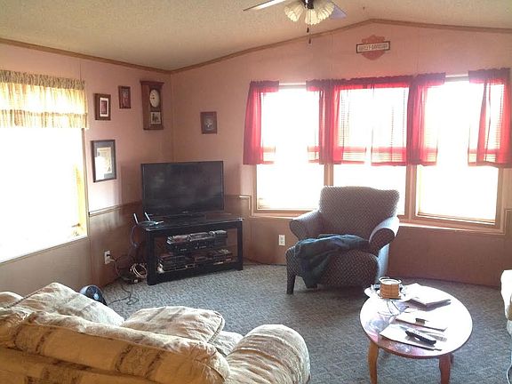 4th image of 806 28th St Trailer 56