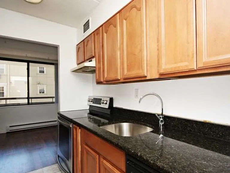 555 Gorge Rd #3B — Photo 8