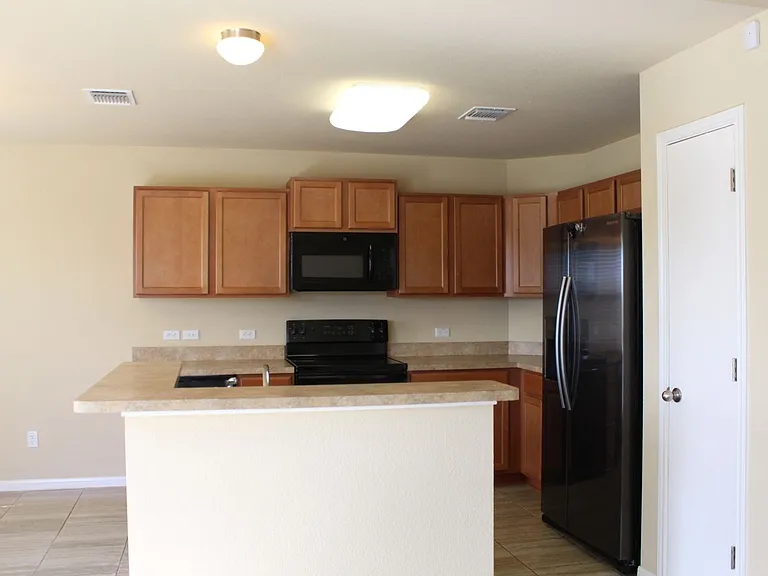 1104 Jamestown Dr — Photo 7