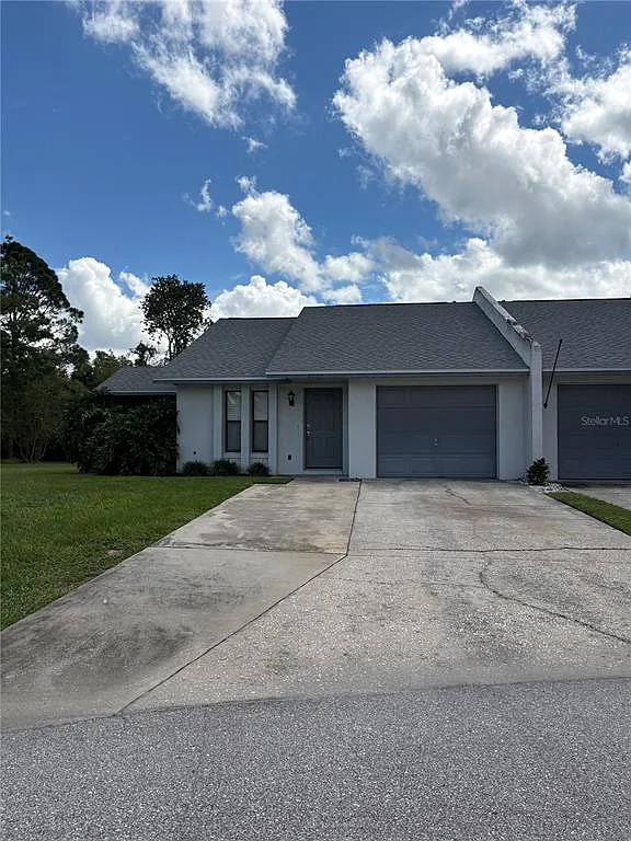 2 bed, 2.0 bath, 900 sqft, $1,695 — Photo 2