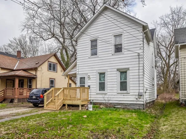 653 Allyn St, Akron, OH 44311