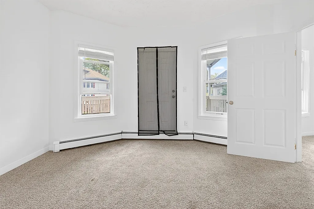 3 bed, 1.0 bath, 1250 sqft, $3,100 — Photo 4