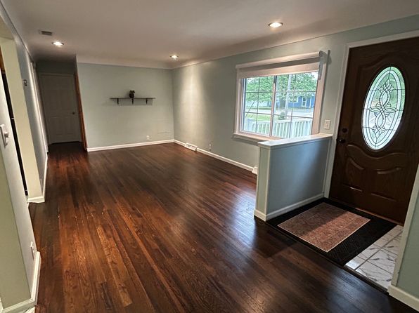 2420 Vaughn Dr