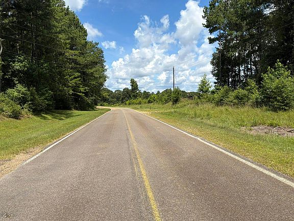 4th image of 5638 A Rollinson Rd