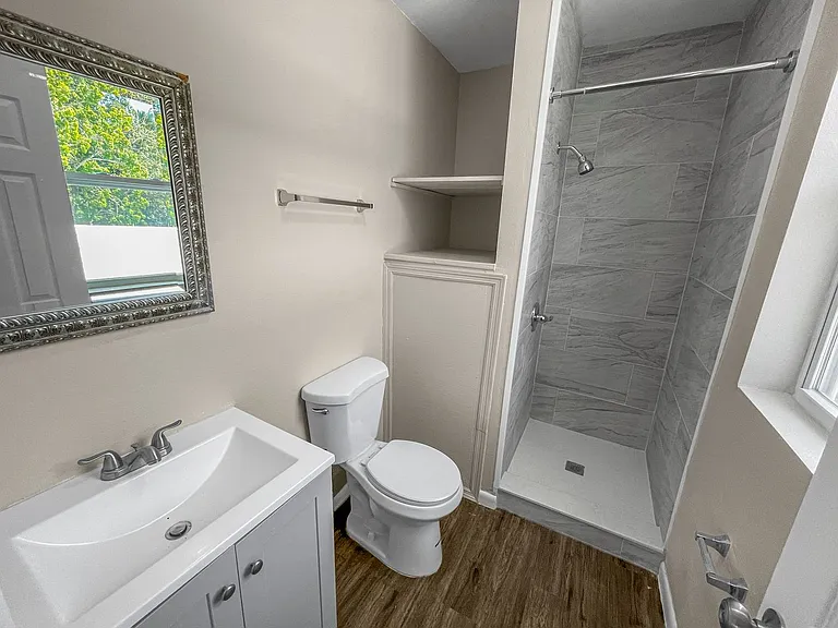 321 W Ianthe St #10 — Photo 5