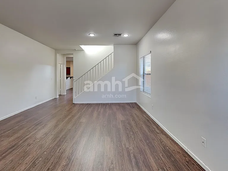 17646 W Bridger St — Photo 7