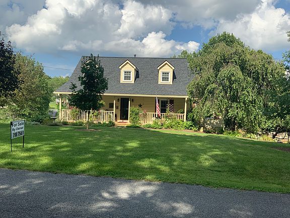 2nd image of 206 Cambridge Dr