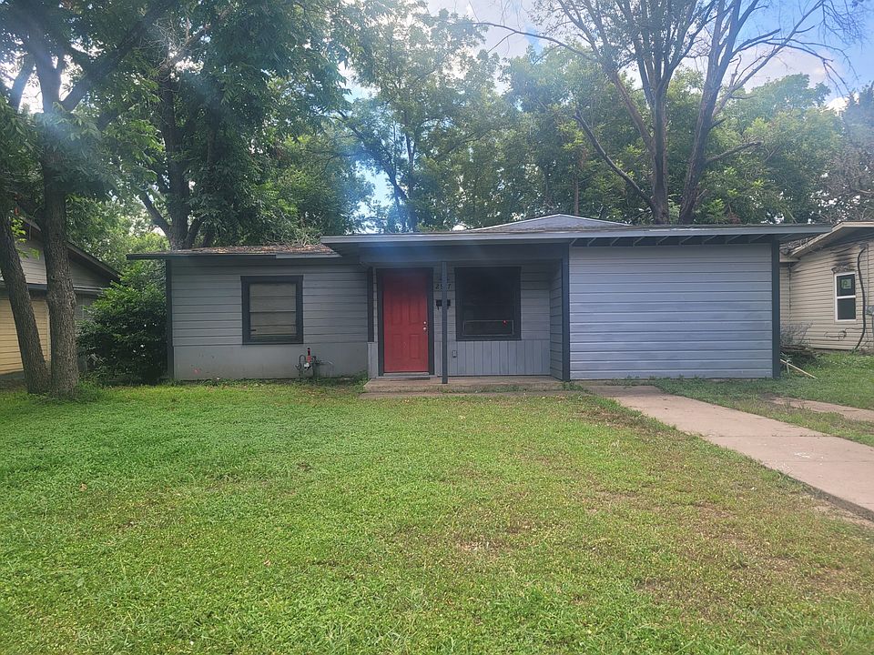 1st image of 2917 W Collin St