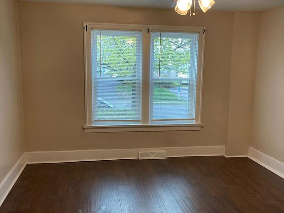3rd image of 169 Nassau Ave APT 2